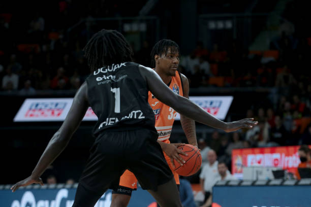 他用以应对 他用以应对