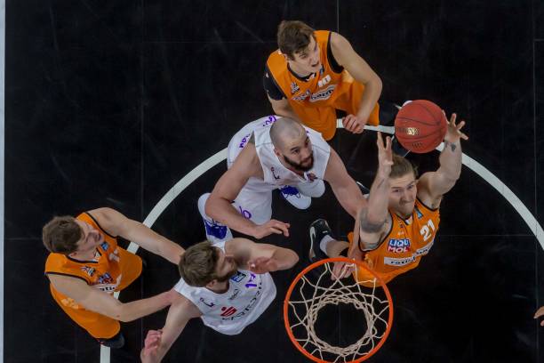 了球队在比 了球队在比